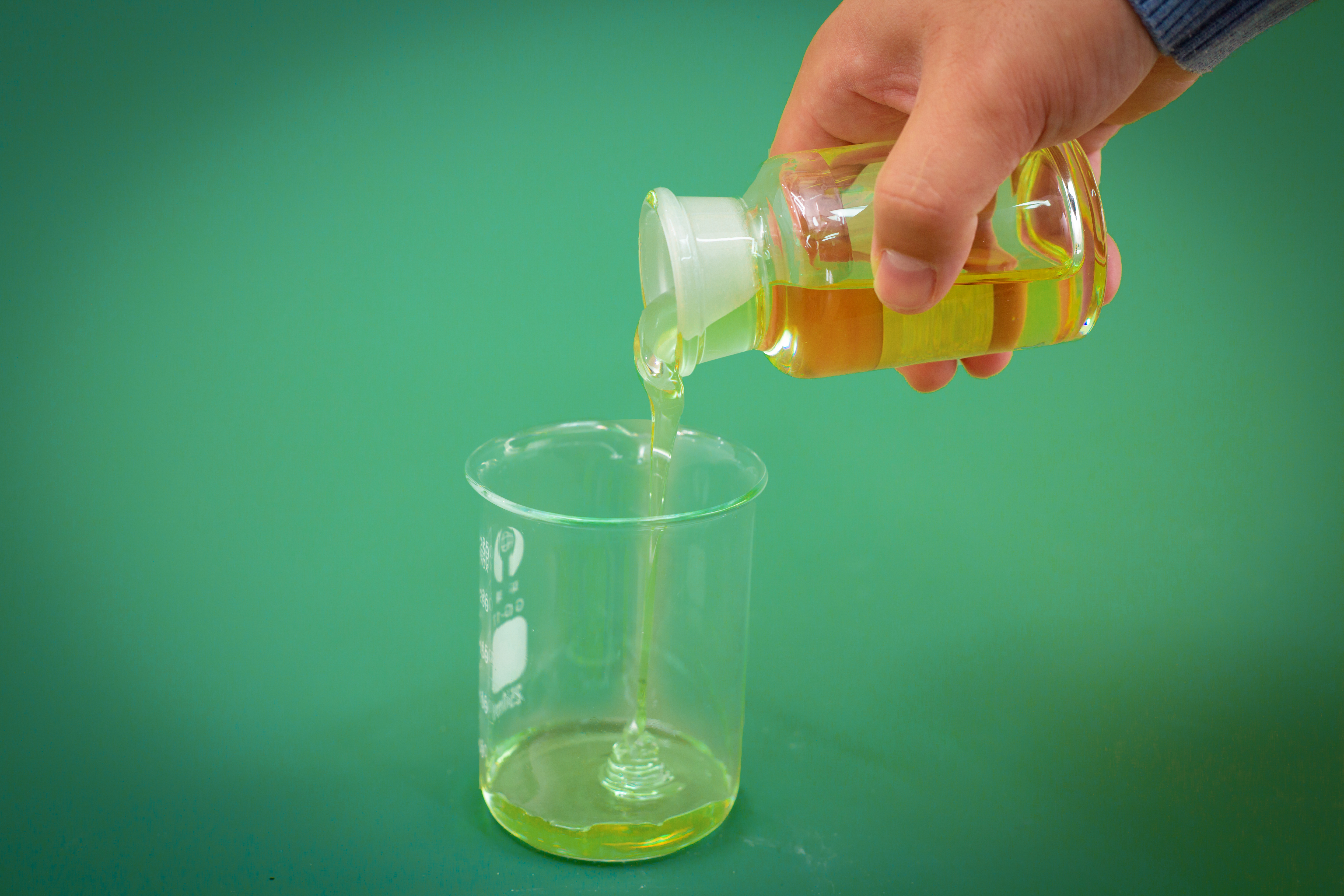 ポリウレタン加水分解の隠れた危機: KSTO の添加剤が性能のボトルネックを打破